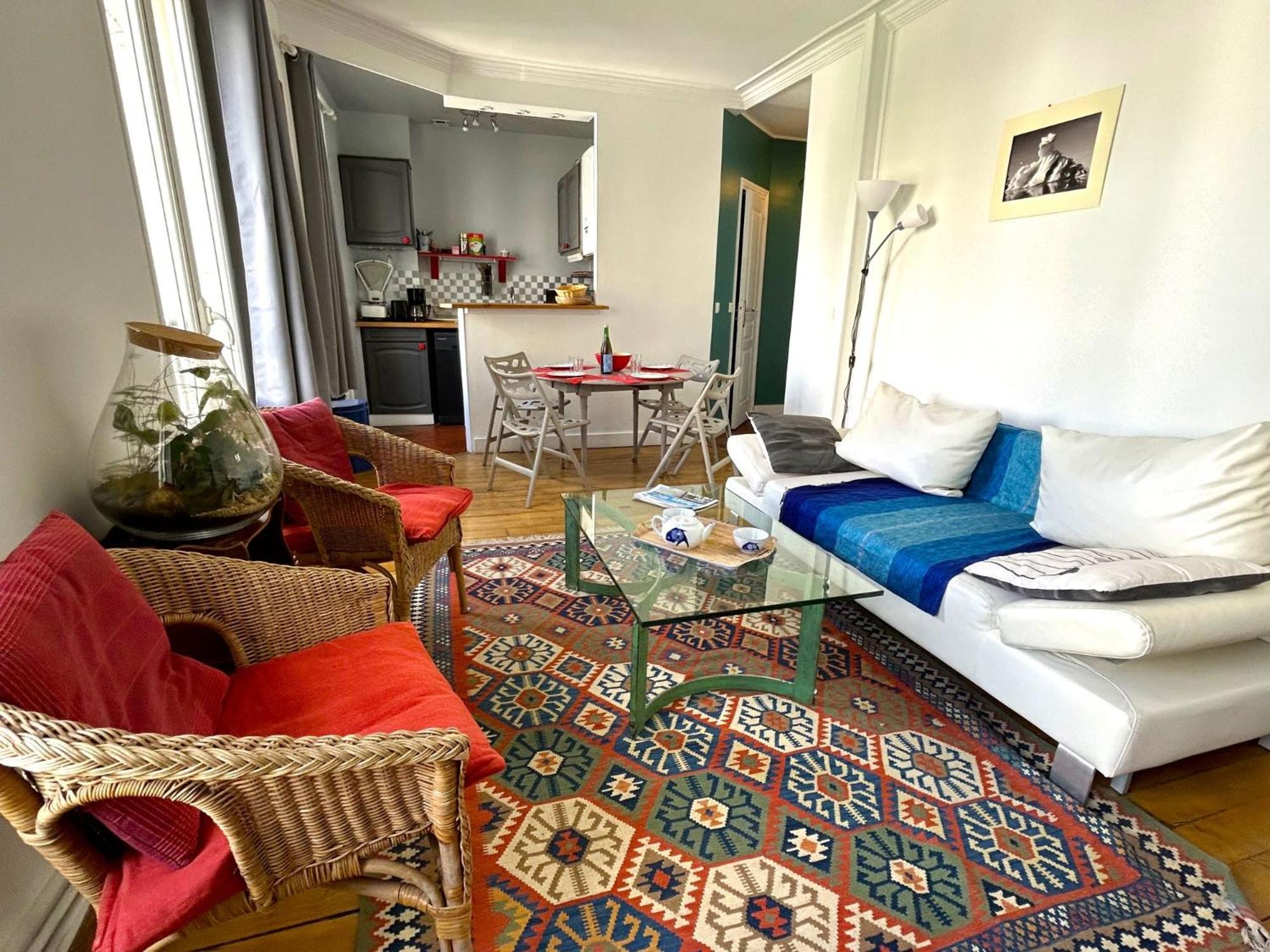 Jean Moulin Apartment *